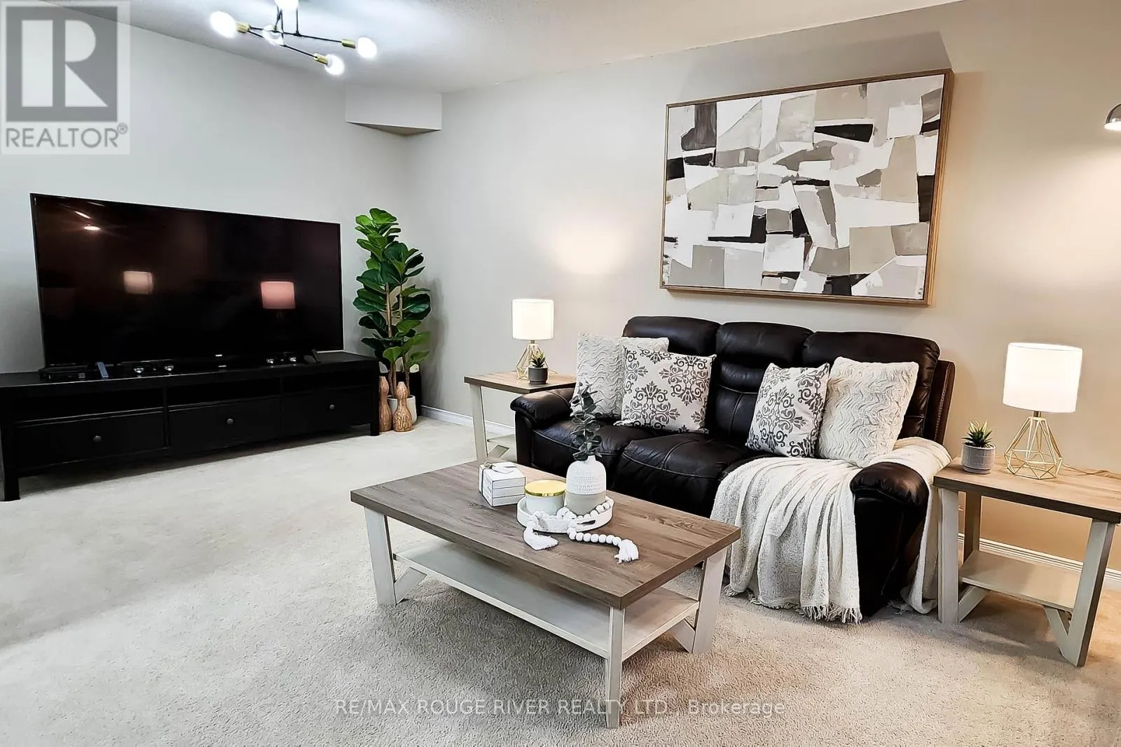 74 MEADOW WOOD CRESCENT