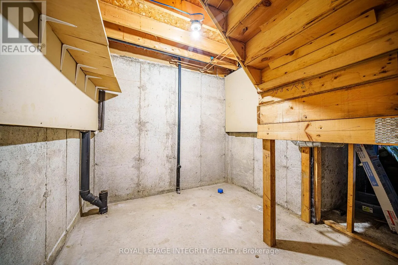 226 SHERWAY DRIVE
