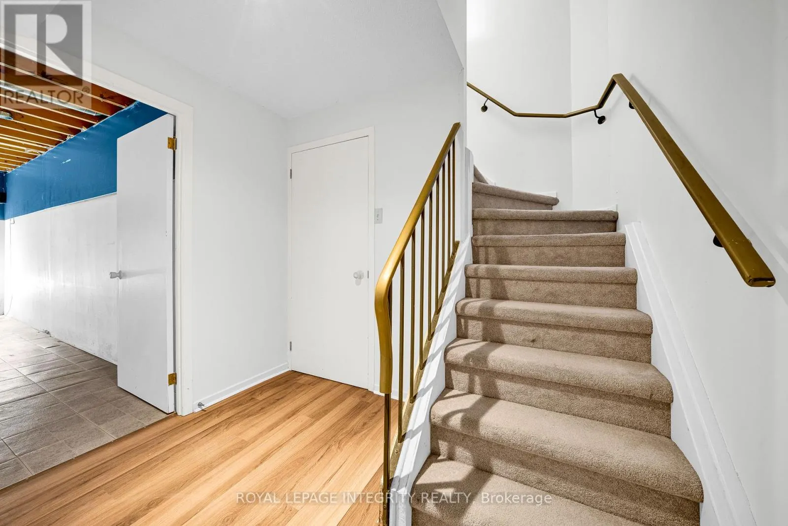 226 SHERWAY DRIVE