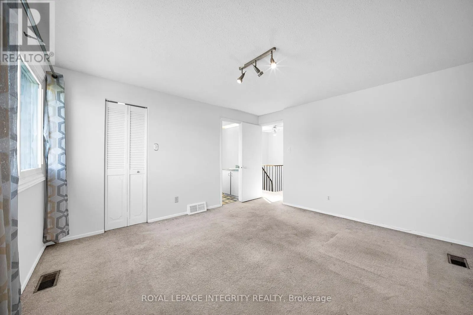 226 SHERWAY DRIVE
