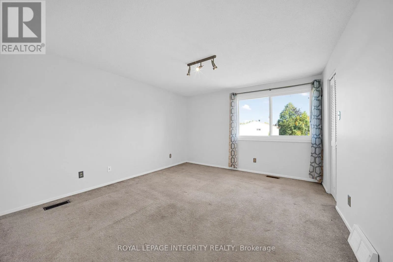 226 SHERWAY DRIVE