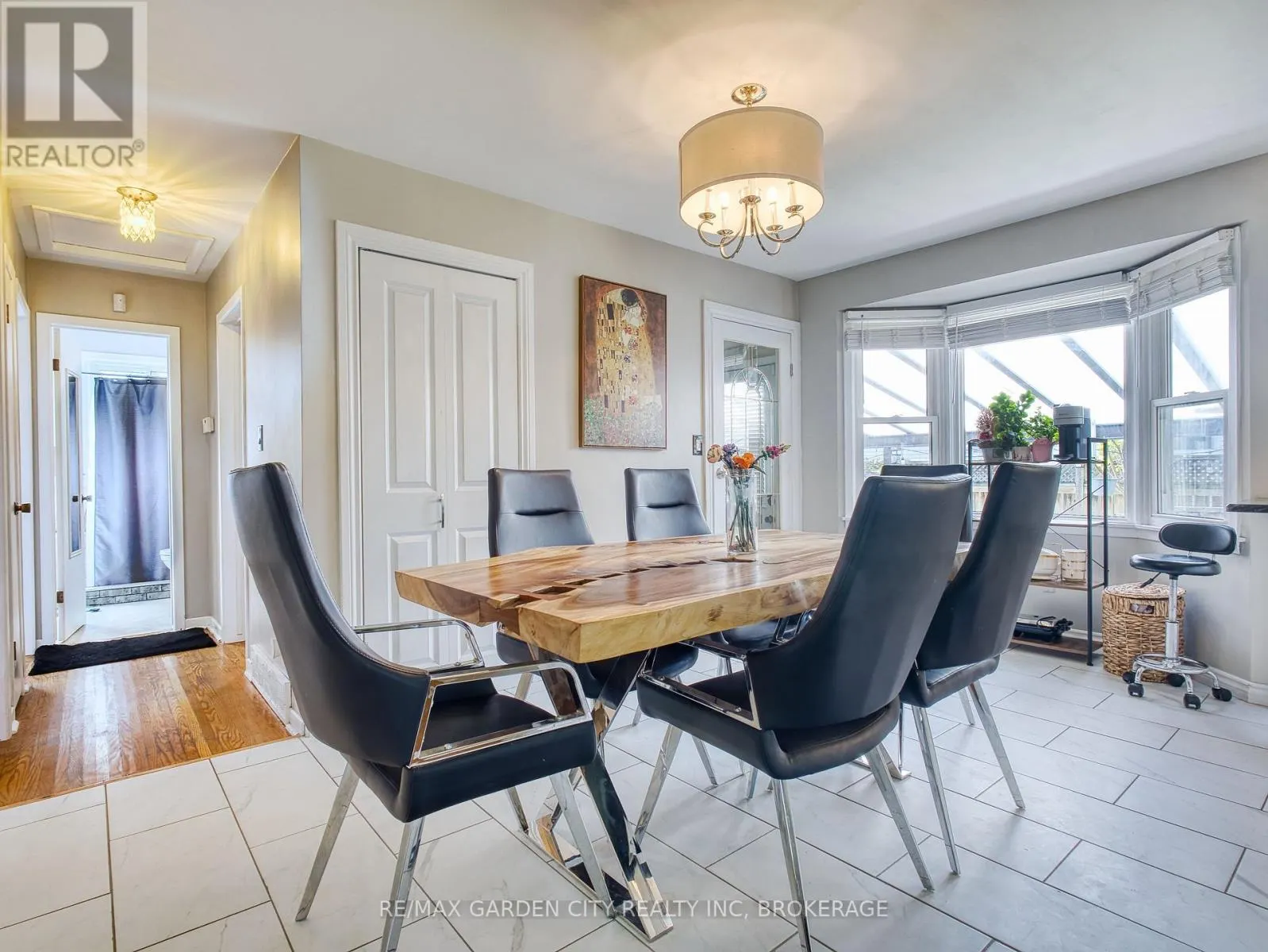 12 PRINCEWAY DRIVE
