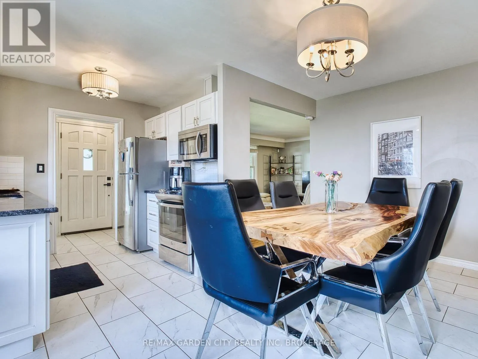 12 PRINCEWAY DRIVE