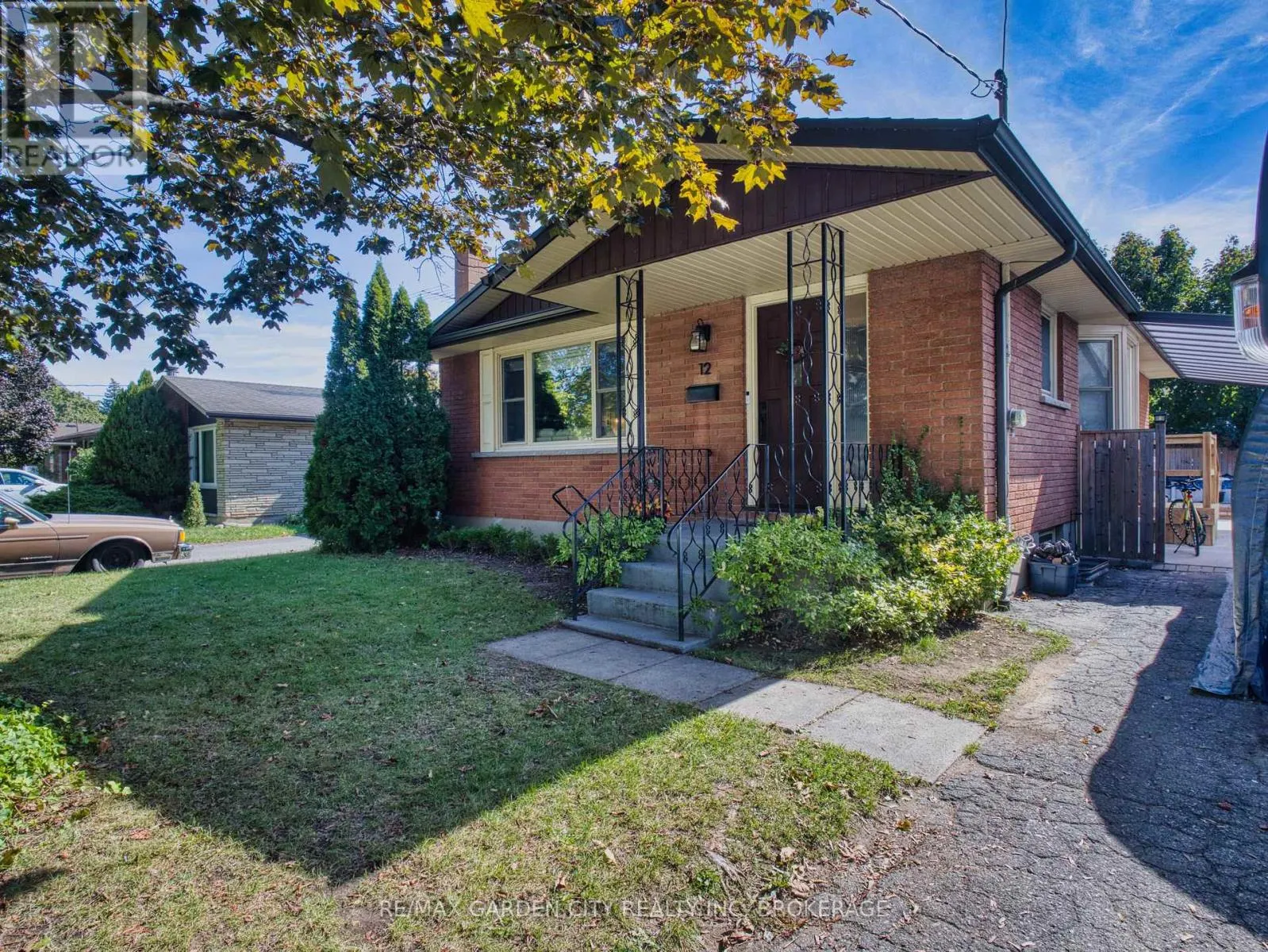 12 PRINCEWAY DRIVE