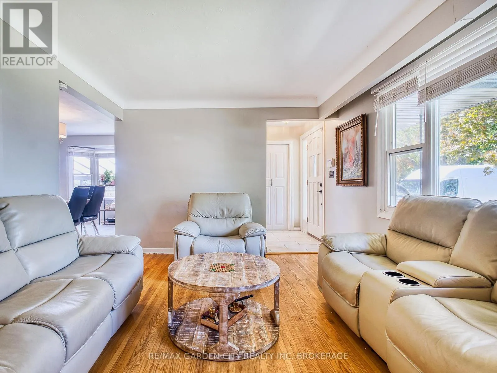 12 PRINCEWAY DRIVE