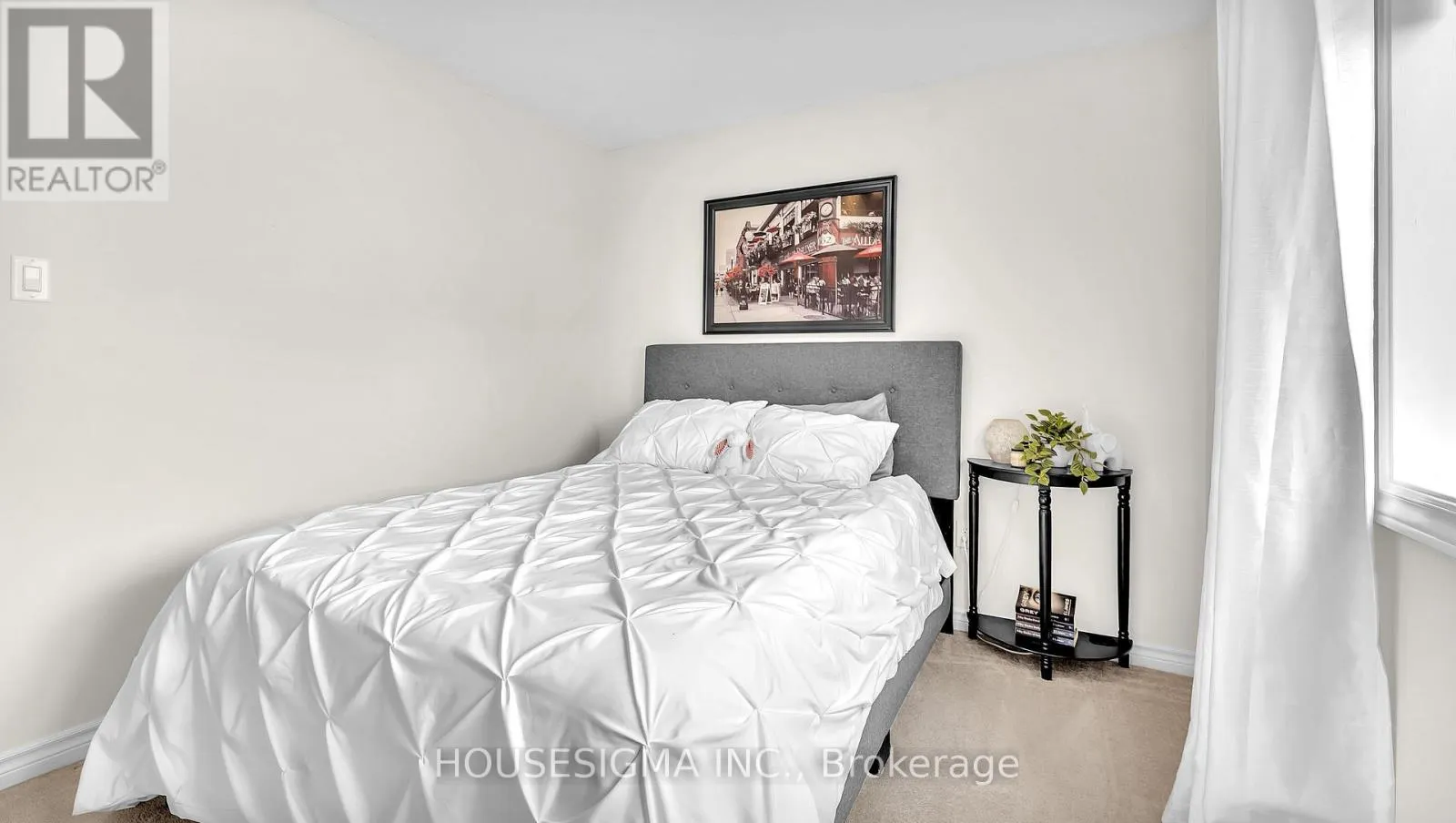 939 SILVERFOX CRESCENT