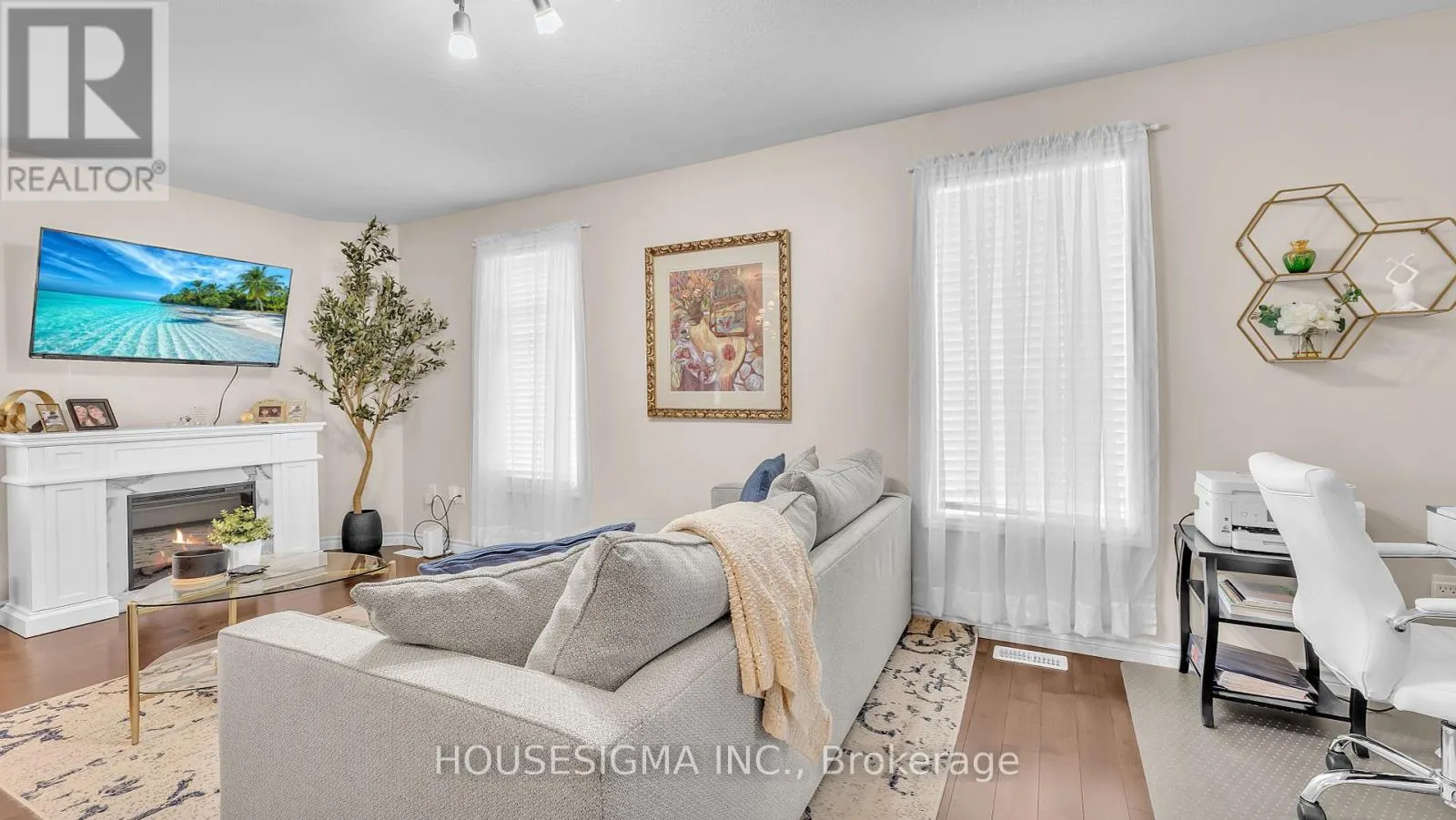 939 SILVERFOX CRESCENT