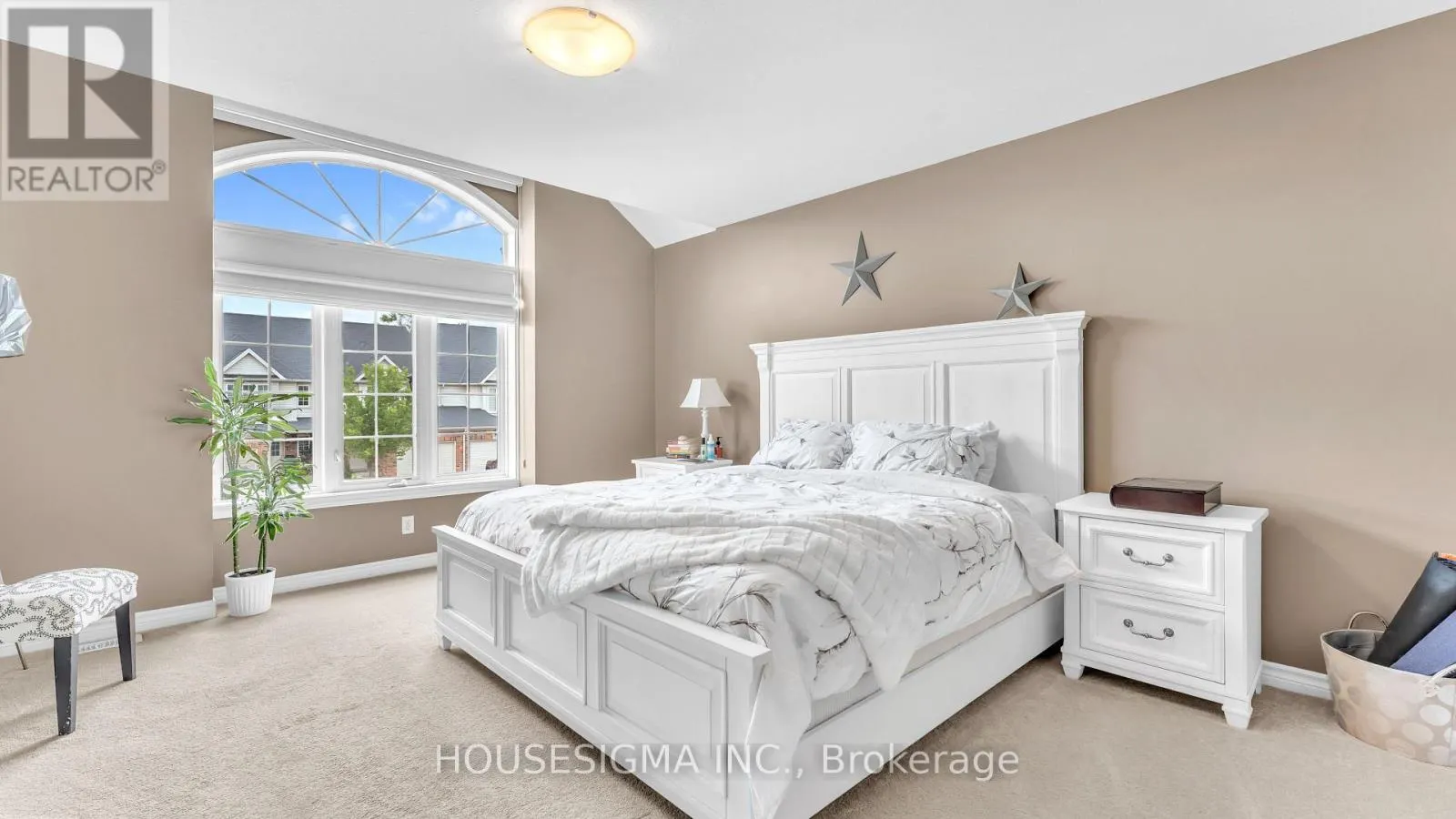 939 SILVERFOX CRESCENT