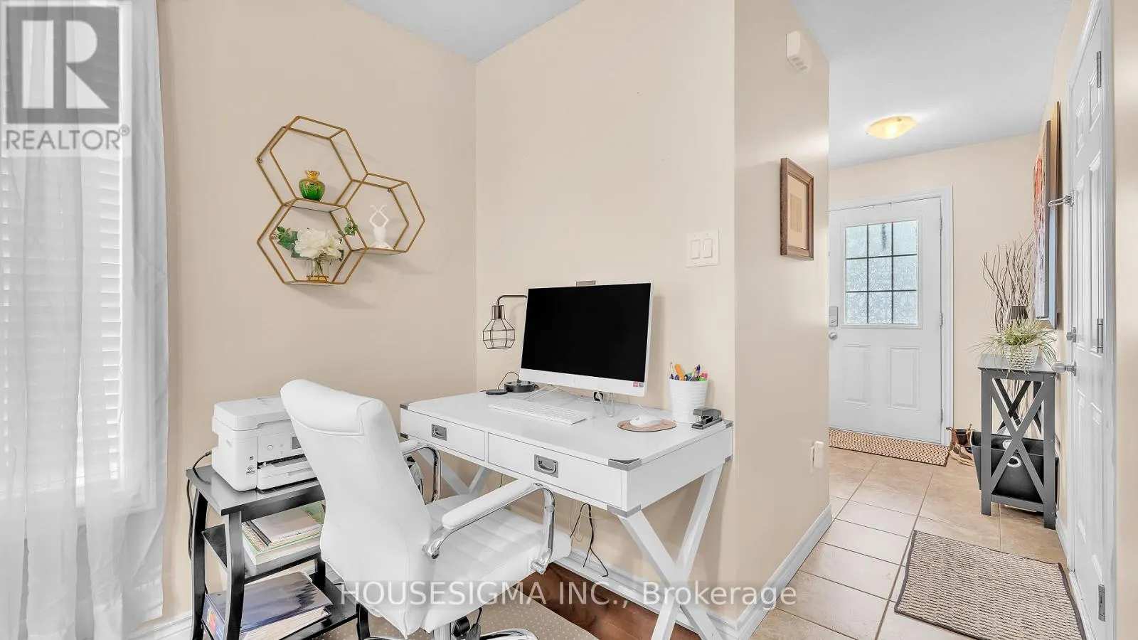 939 SILVERFOX CRESCENT