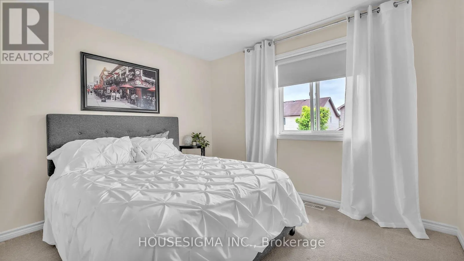 939 SILVERFOX CRESCENT