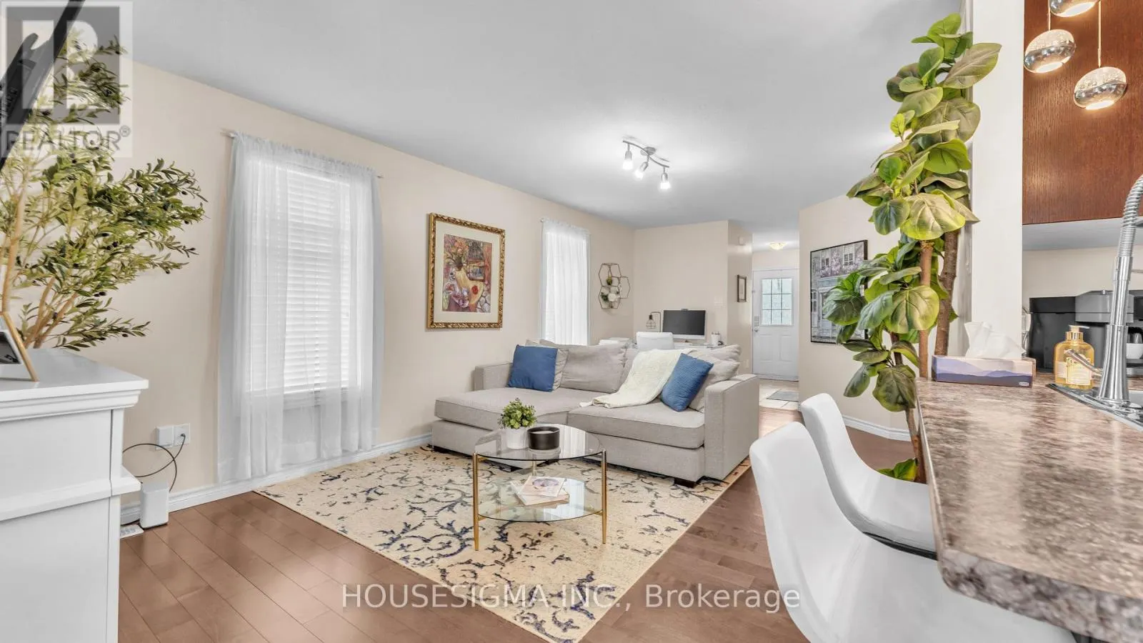939 SILVERFOX CRESCENT