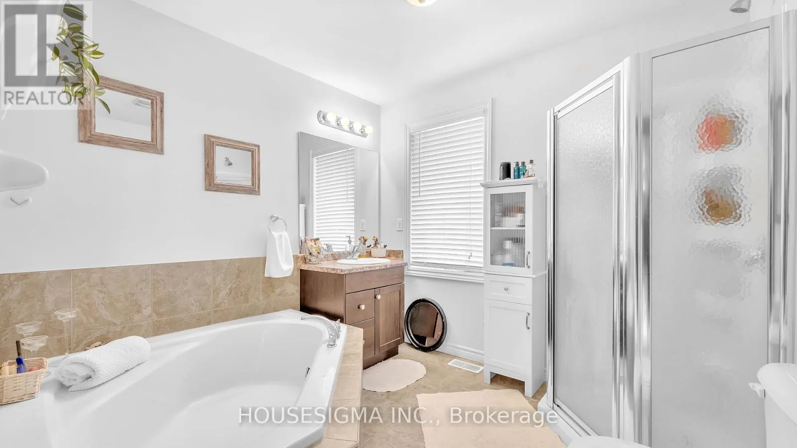 939 SILVERFOX CRESCENT