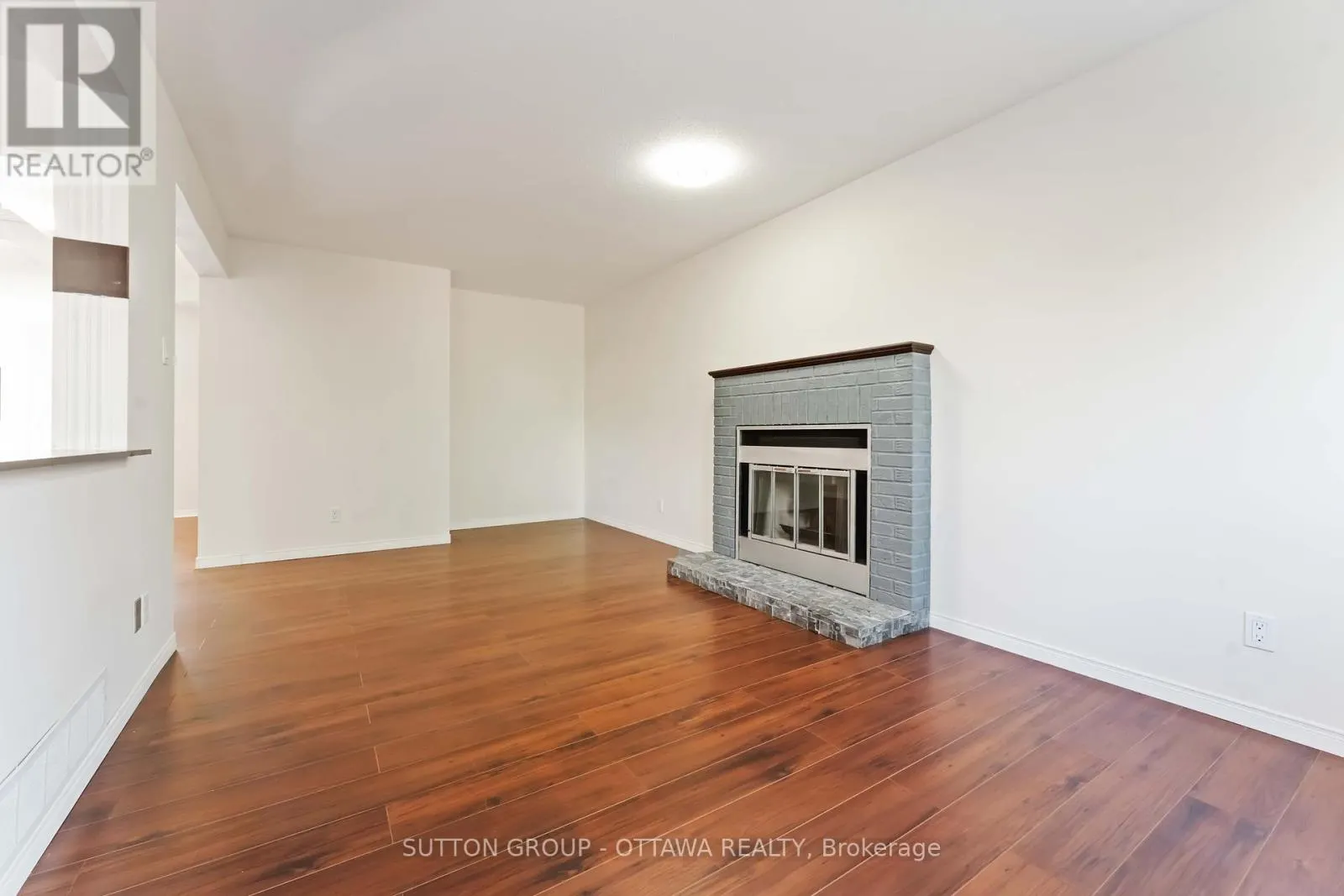 7 CASTLETHORPE CRESCENT