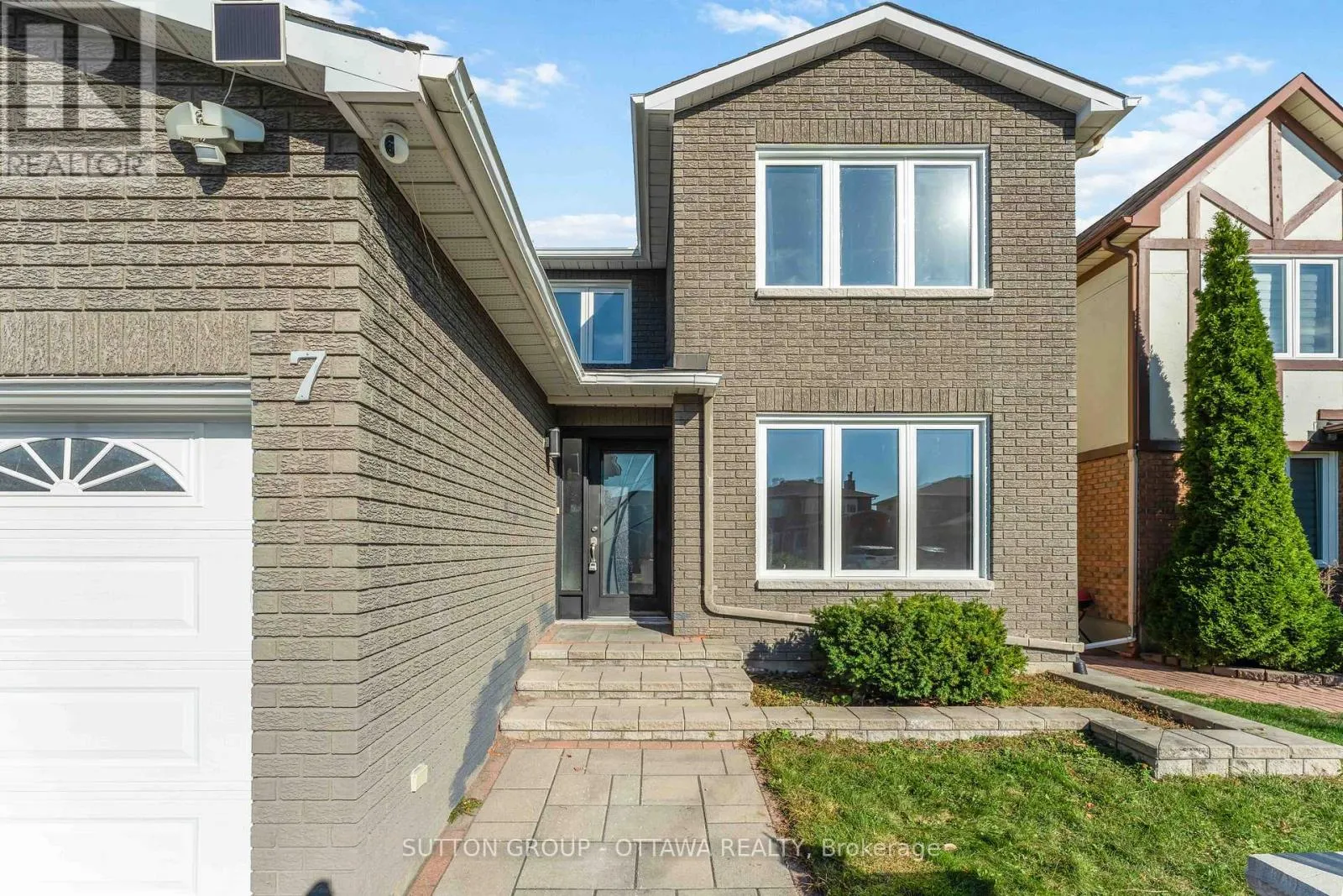 7 CASTLETHORPE CRESCENT