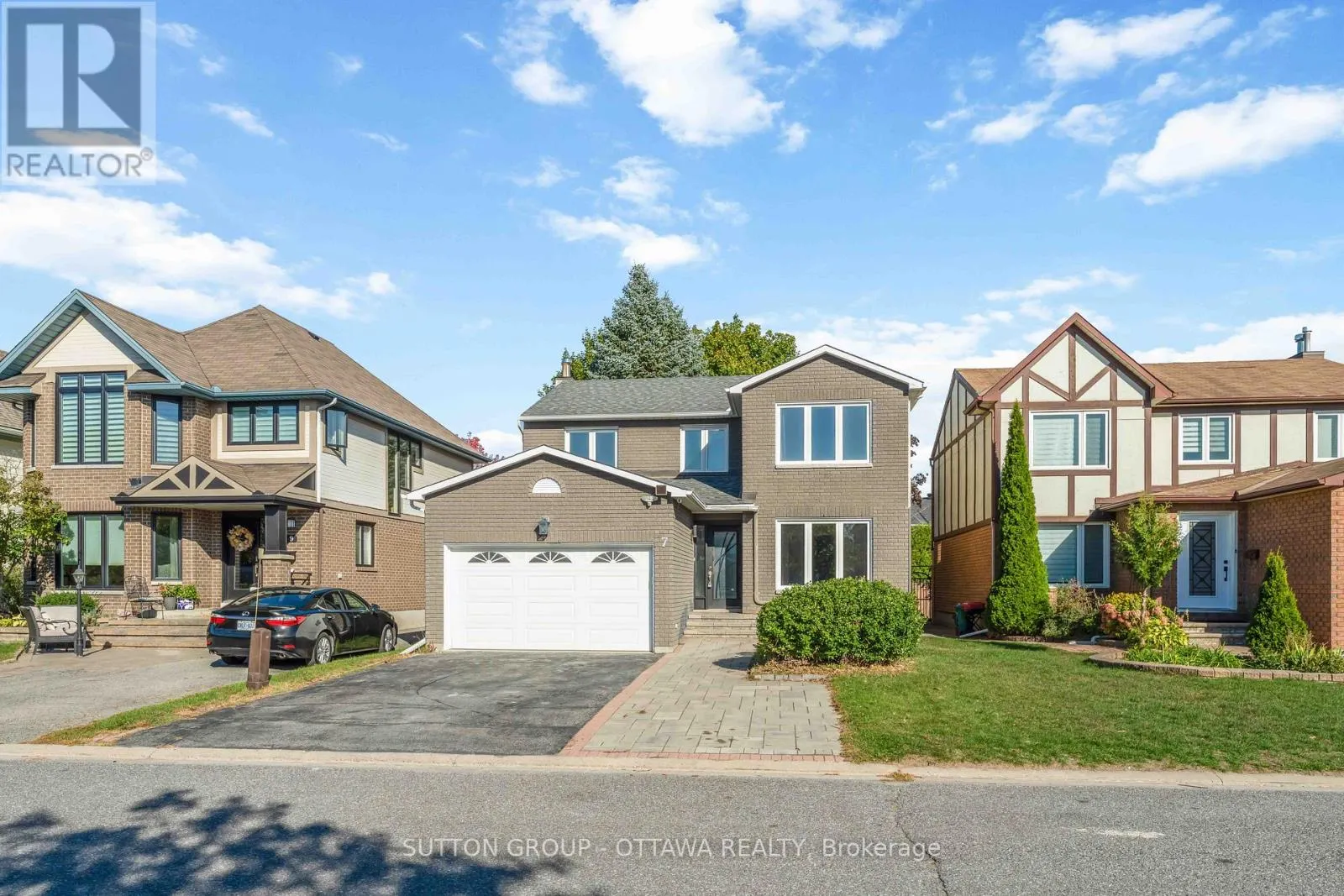 7 CASTLETHORPE CRESCENT