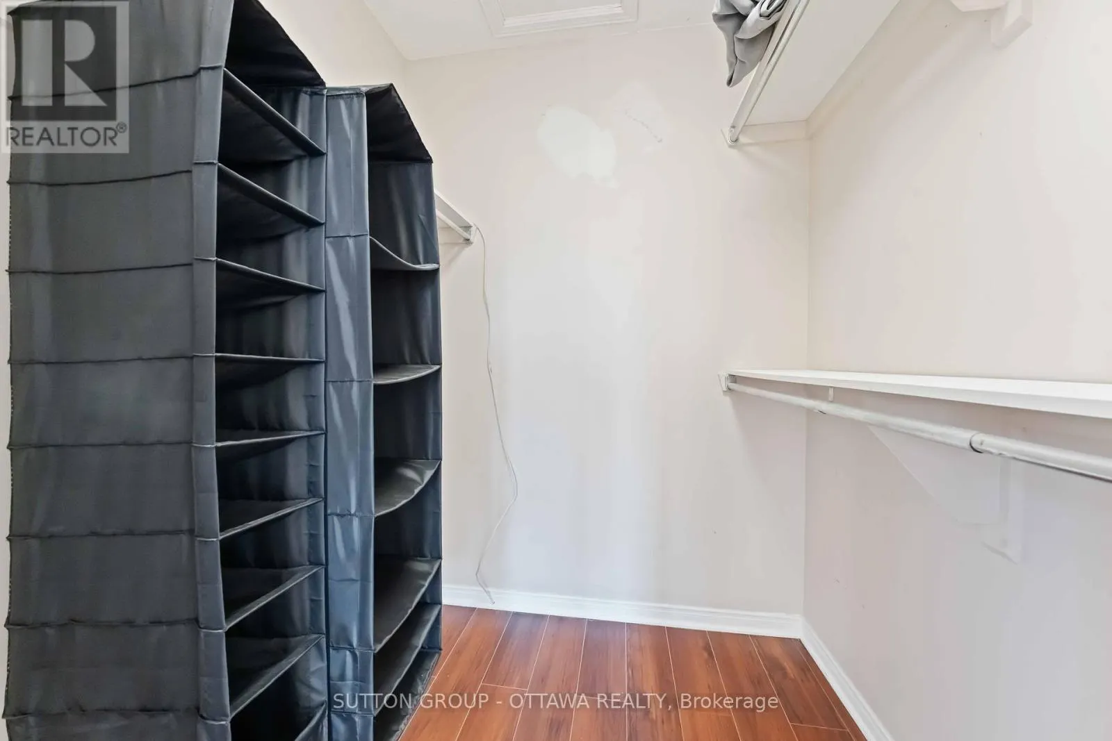 7 CASTLETHORPE CRESCENT
