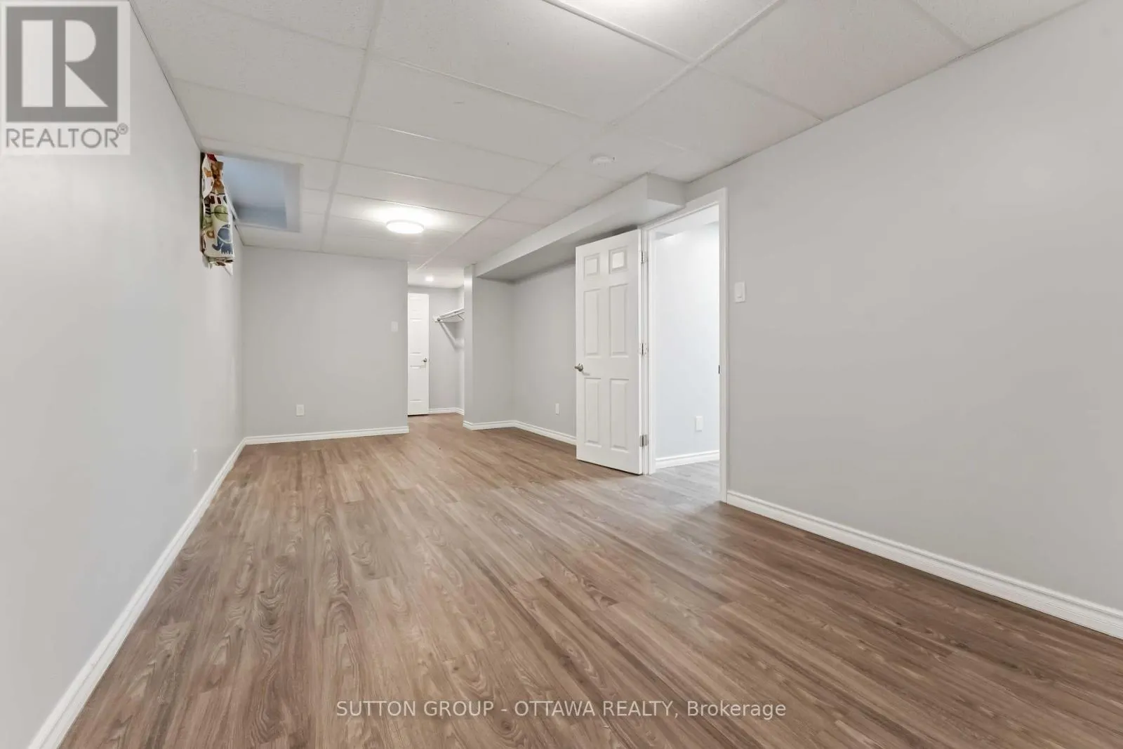 7 CASTLETHORPE CRESCENT