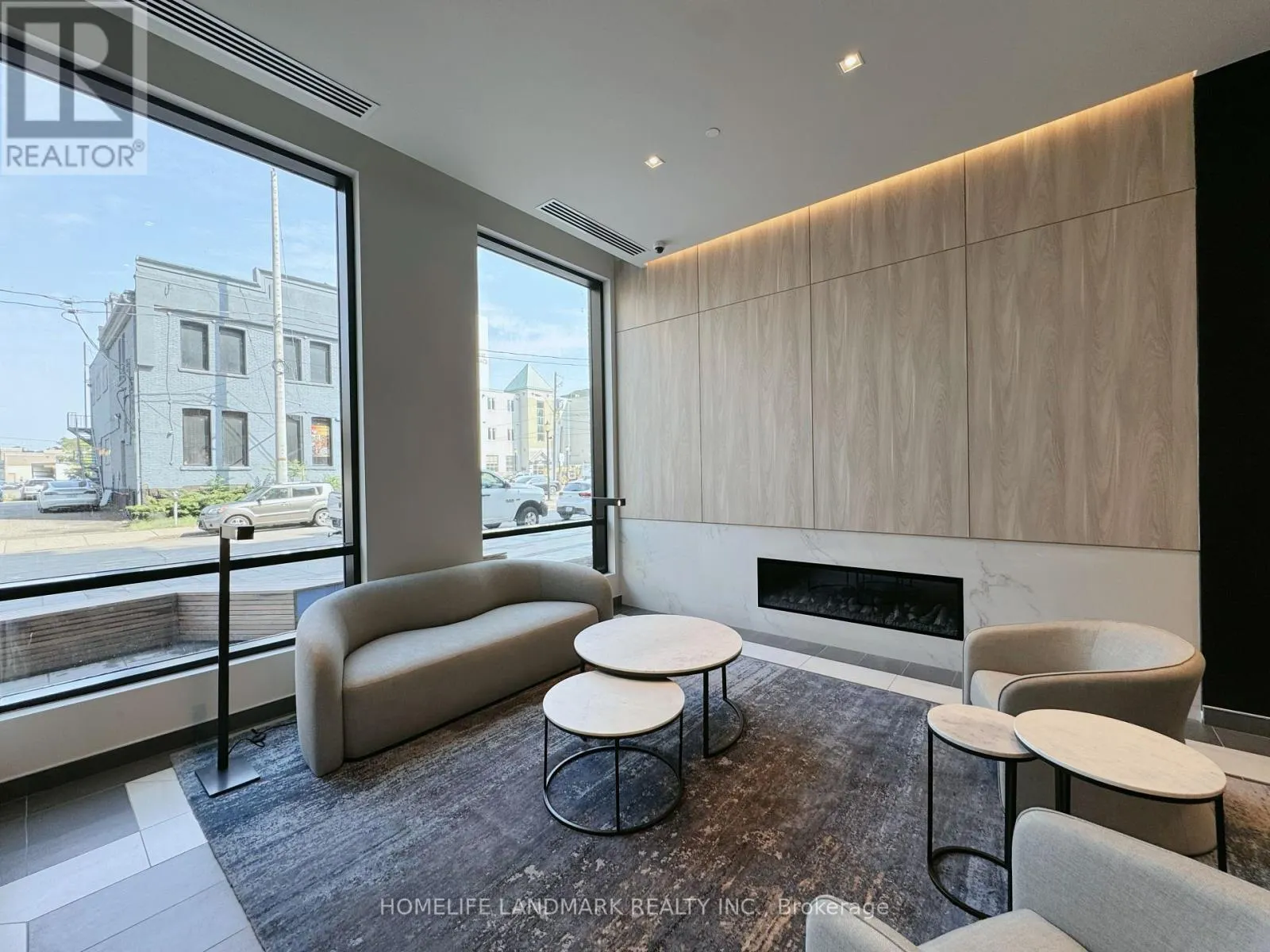 909 - 1 JARVIS STREET