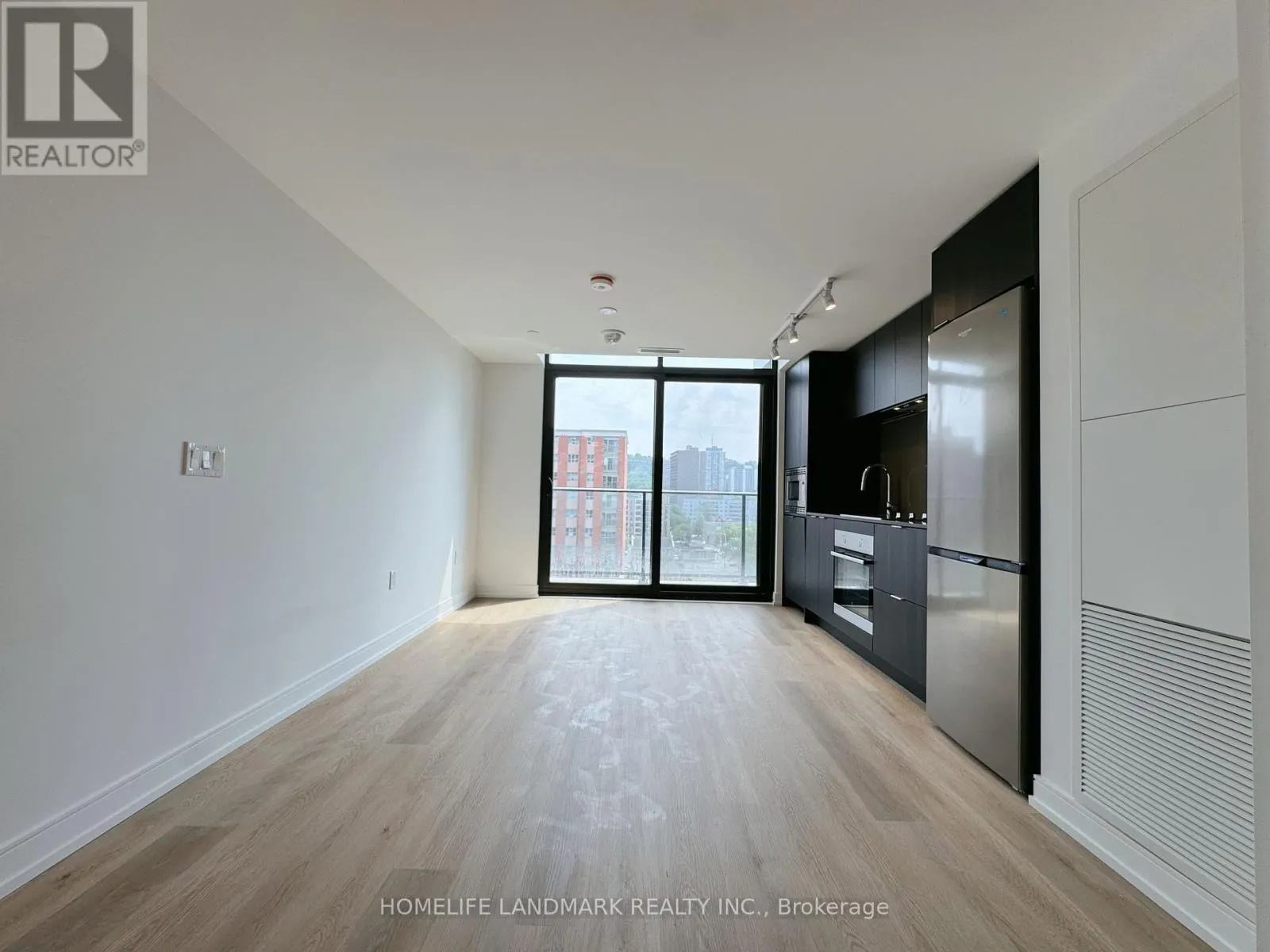 909 - 1 JARVIS STREET