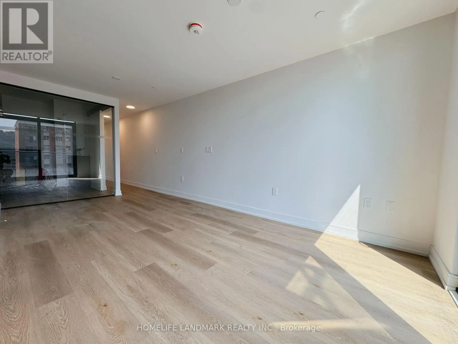 909 - 1 JARVIS STREET