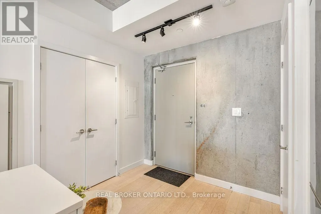 1111 - 224 LYON STREET N