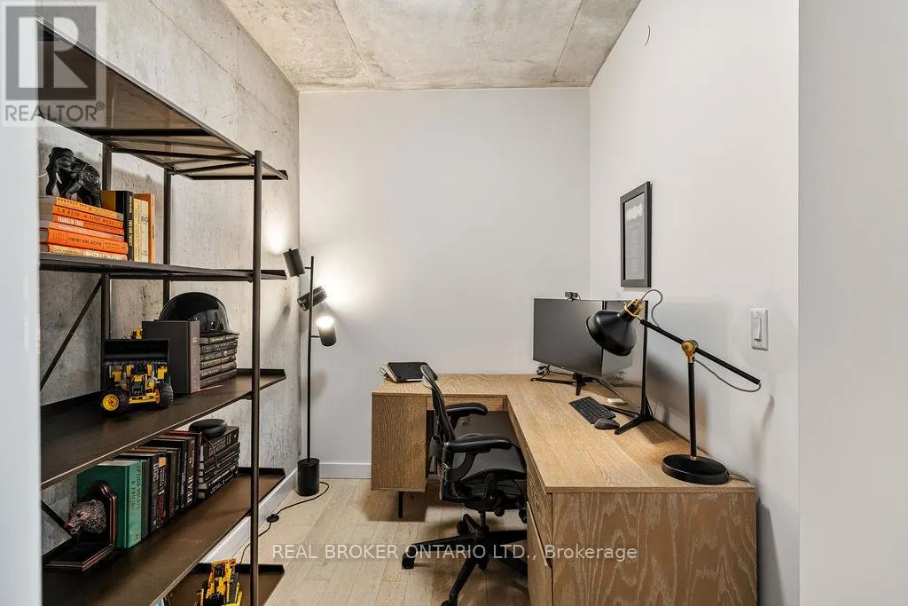 1111 - 224 LYON STREET N