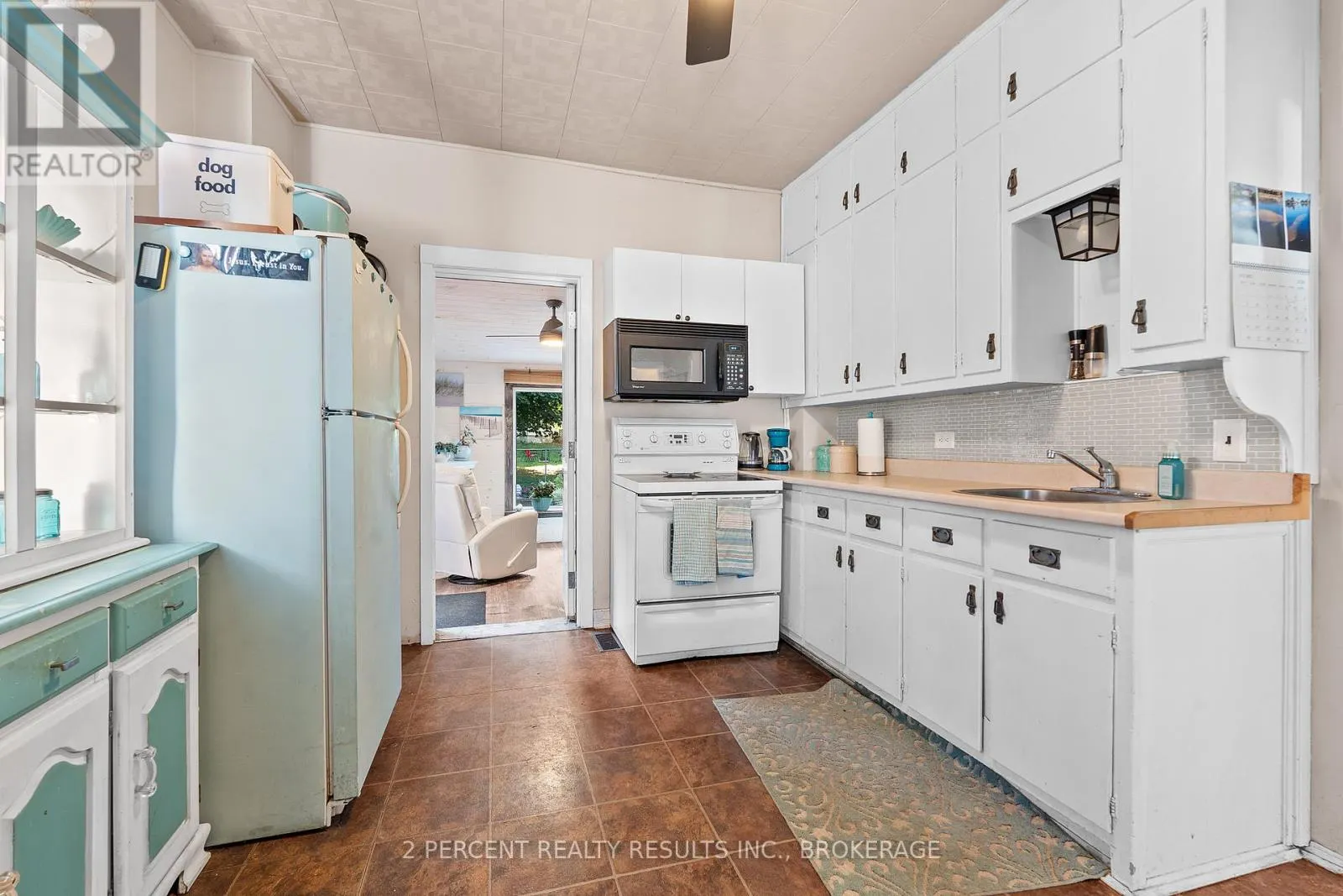 145 PEARL STREET W