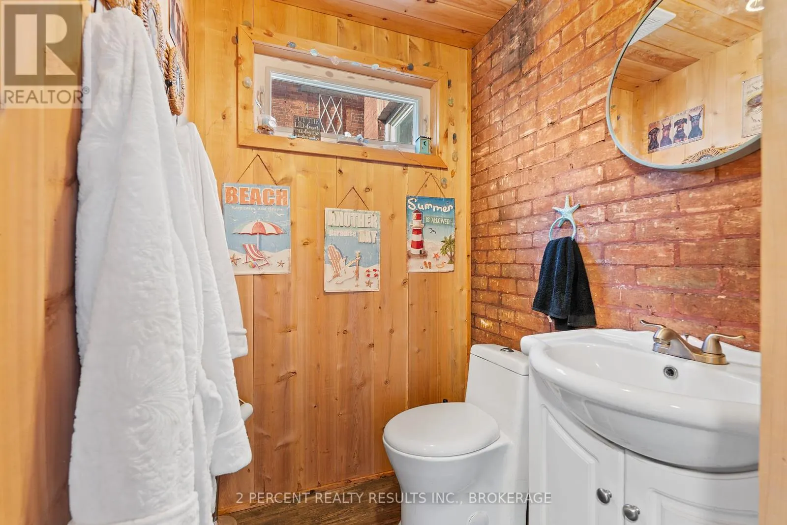 145 PEARL STREET W