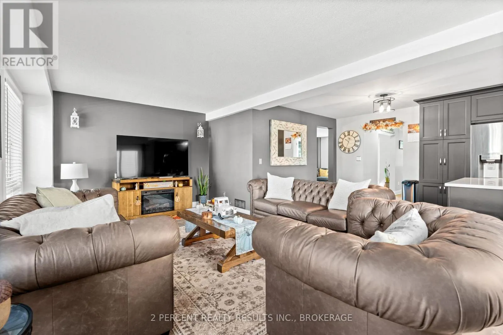 1405 FISHER CRESCENT