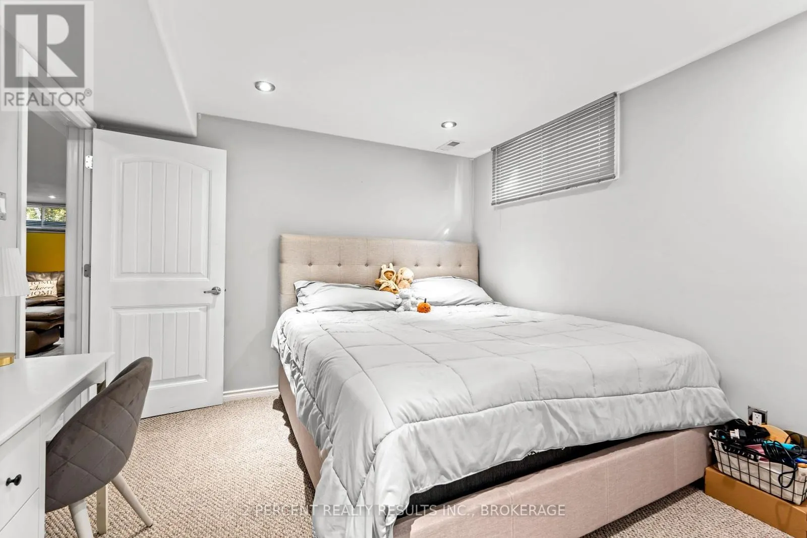 1405 FISHER CRESCENT