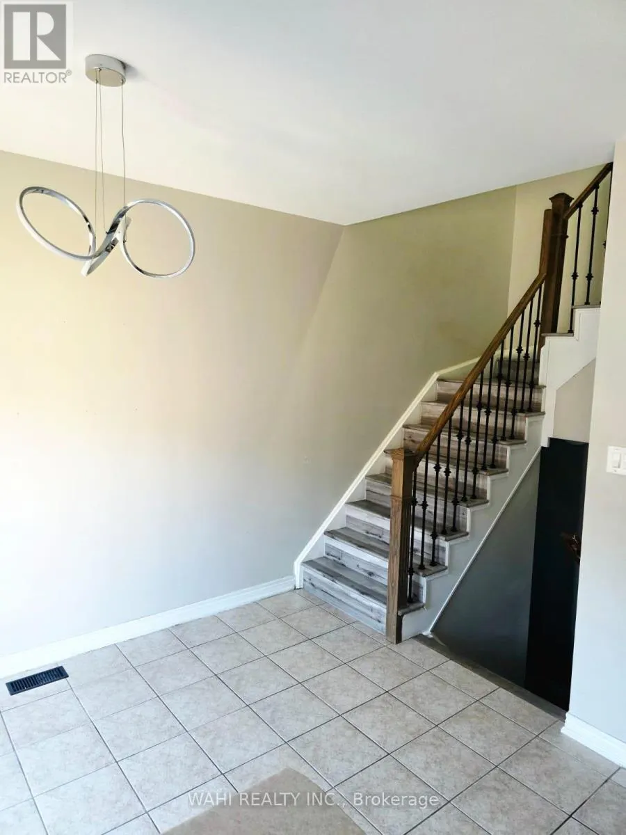 8 LOCKPORT WAY