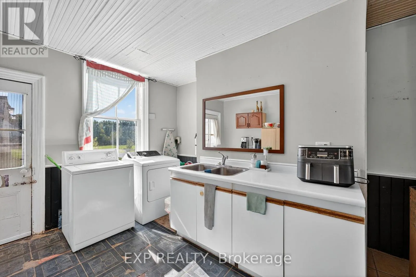 148 SPENCER ROAD