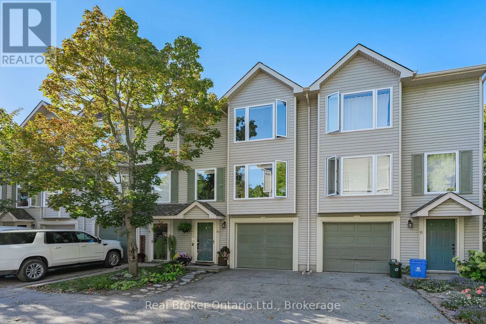10 - 320 ALMA STREET, #10