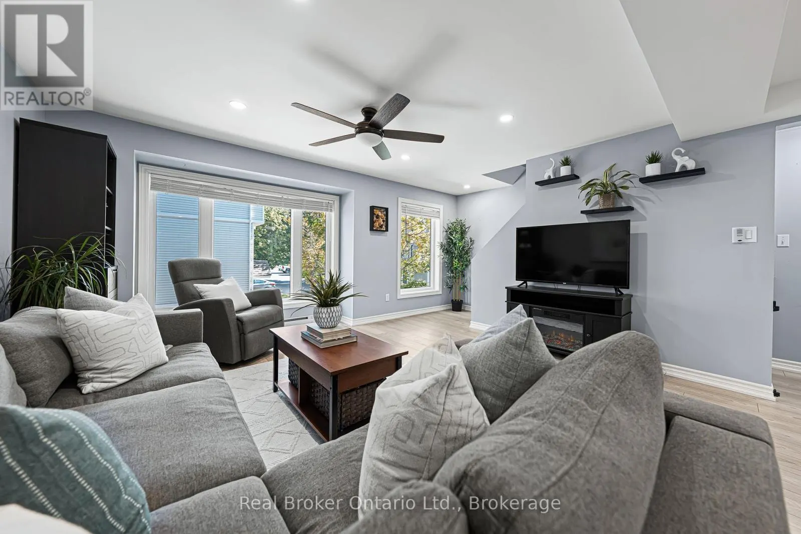 10 - 320 ALMA STREET, #10