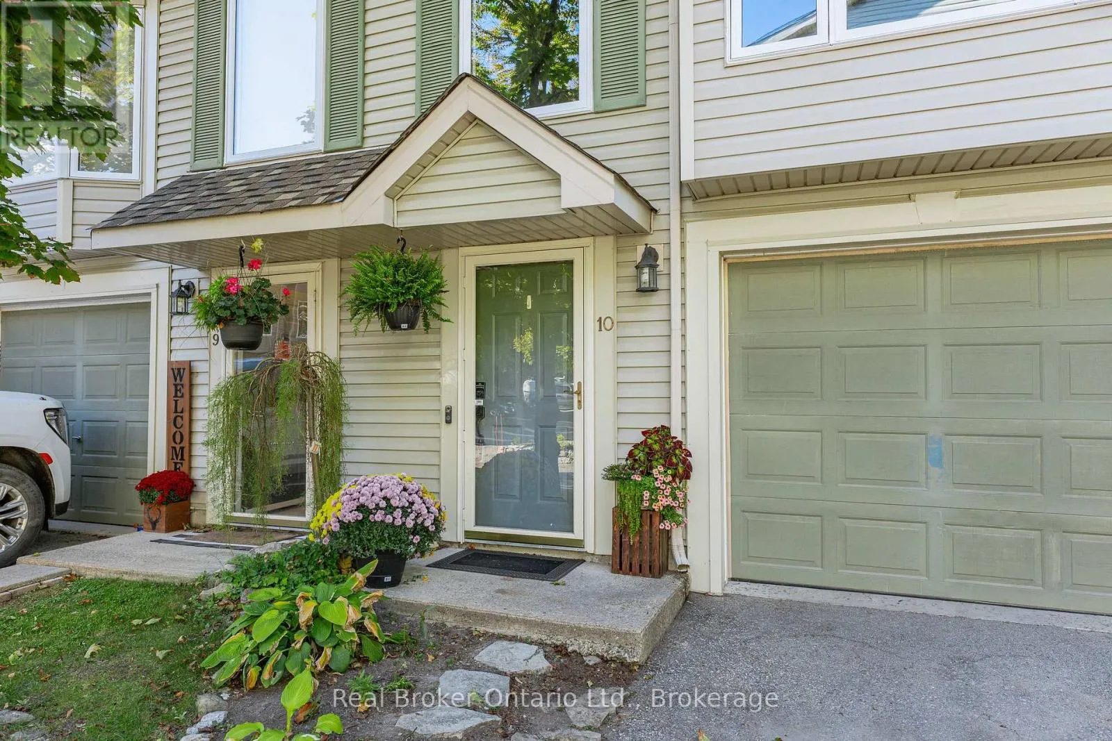 10 - 320 ALMA STREET, #10
