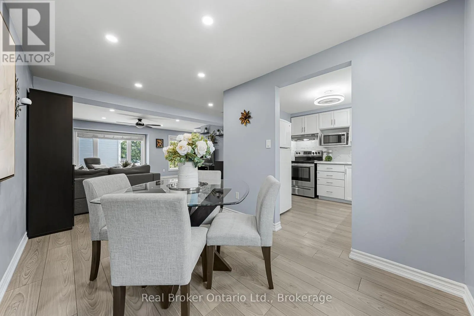 10 - 320 ALMA STREET, #10