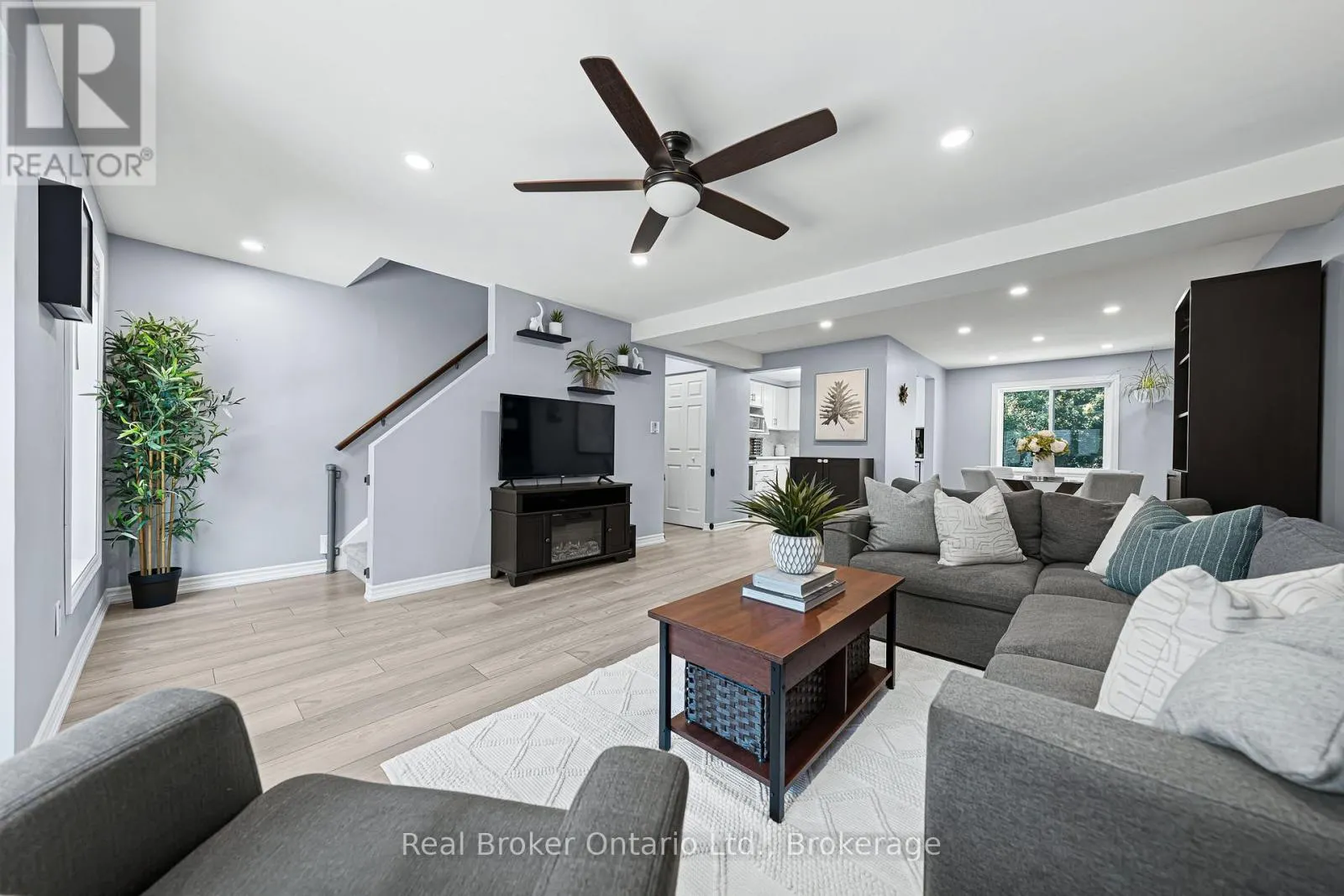 10 - 320 ALMA STREET, #10