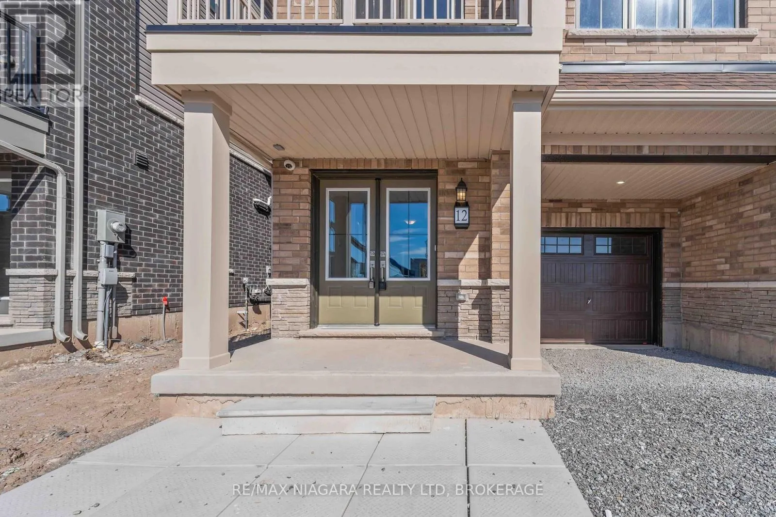 12 FEATHER ROAD
