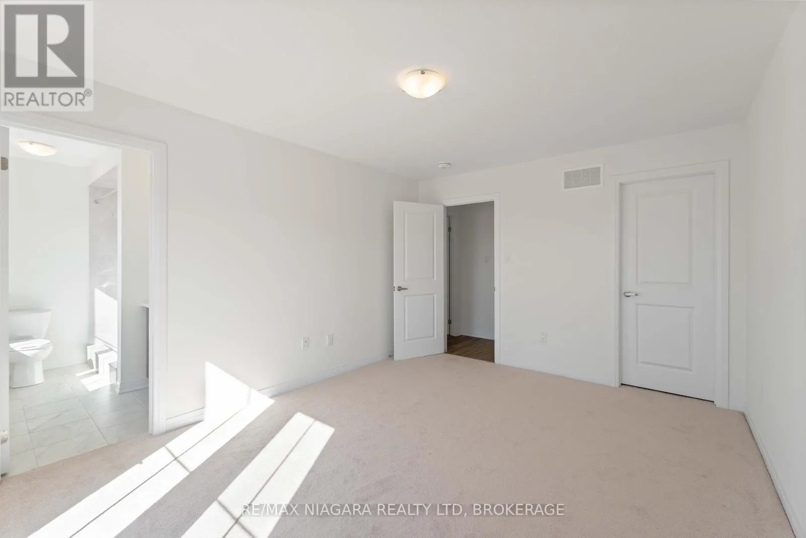 12 FEATHER ROAD