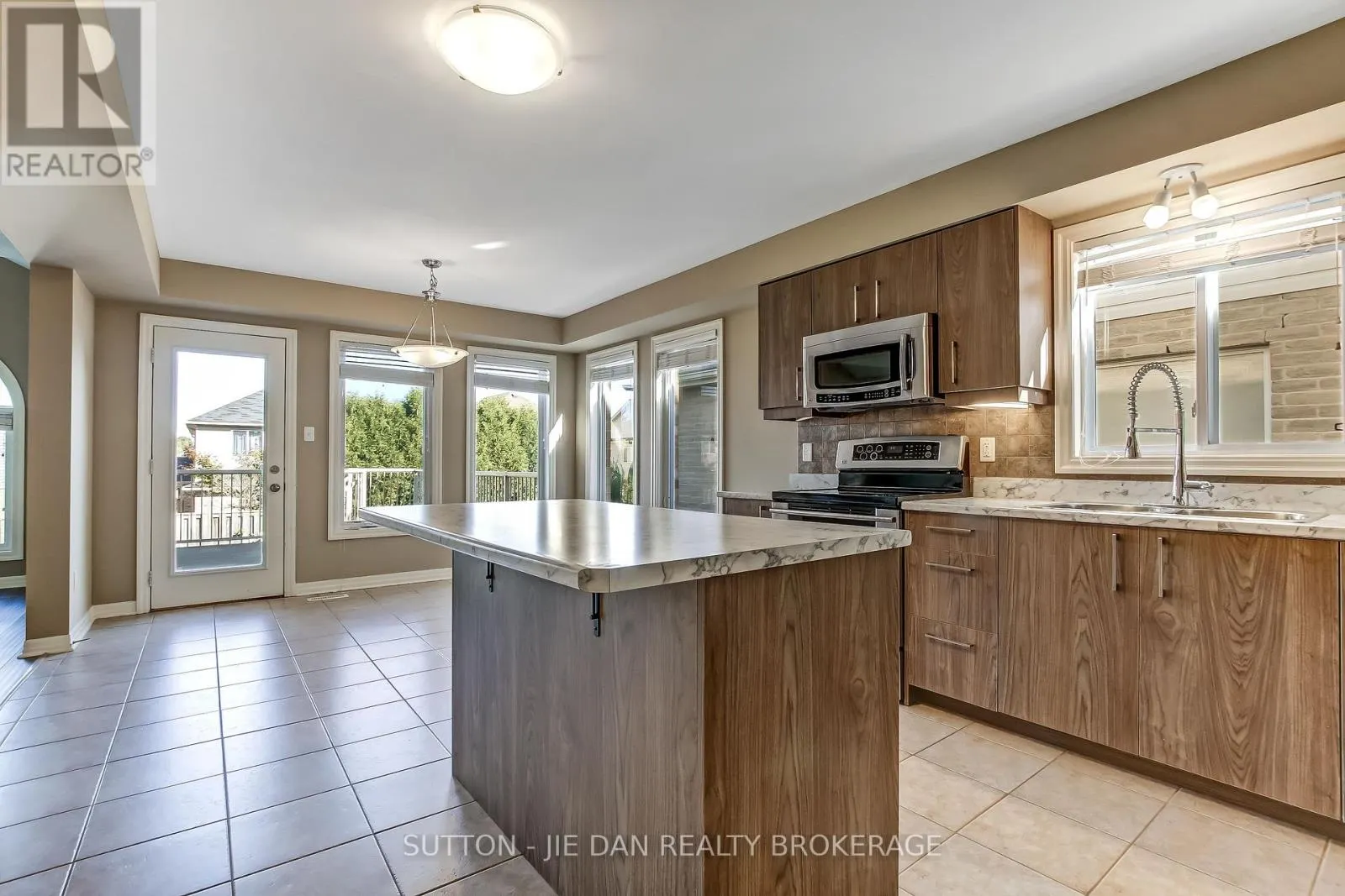 3196 POMEROY LANE