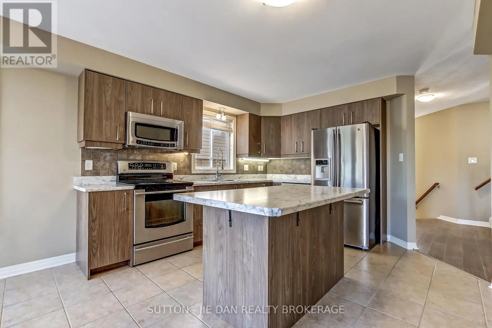 3196 POMEROY LANE