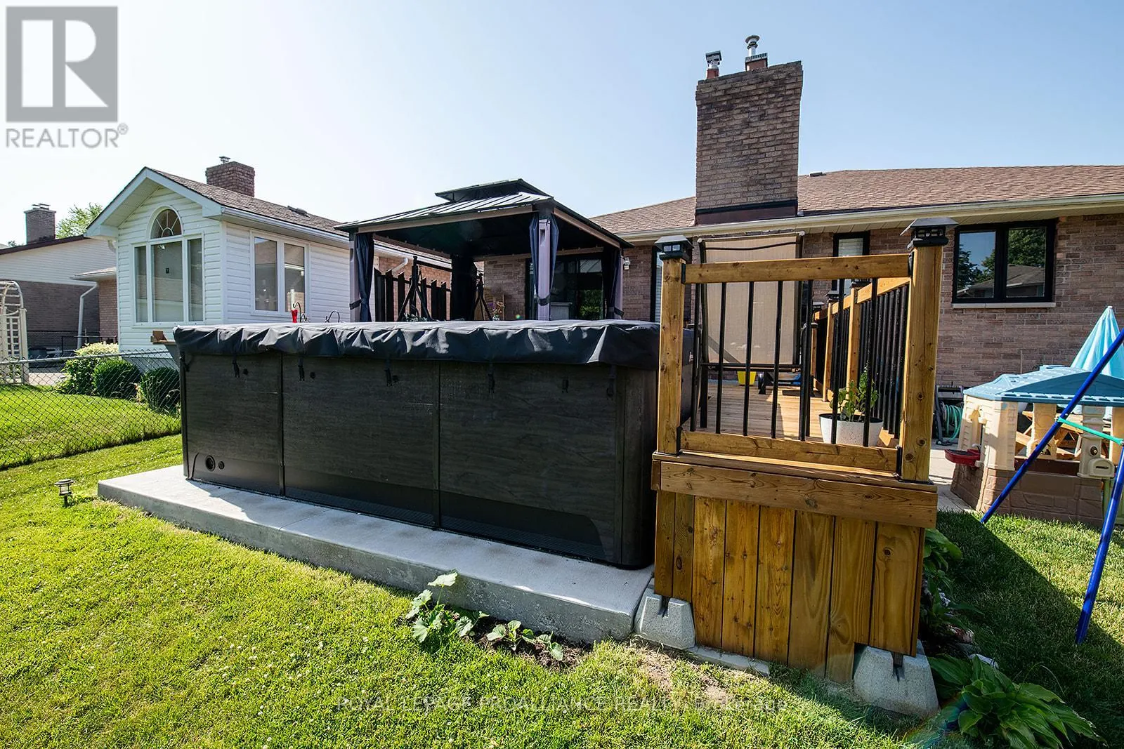 583 VICTORIA AVENUE