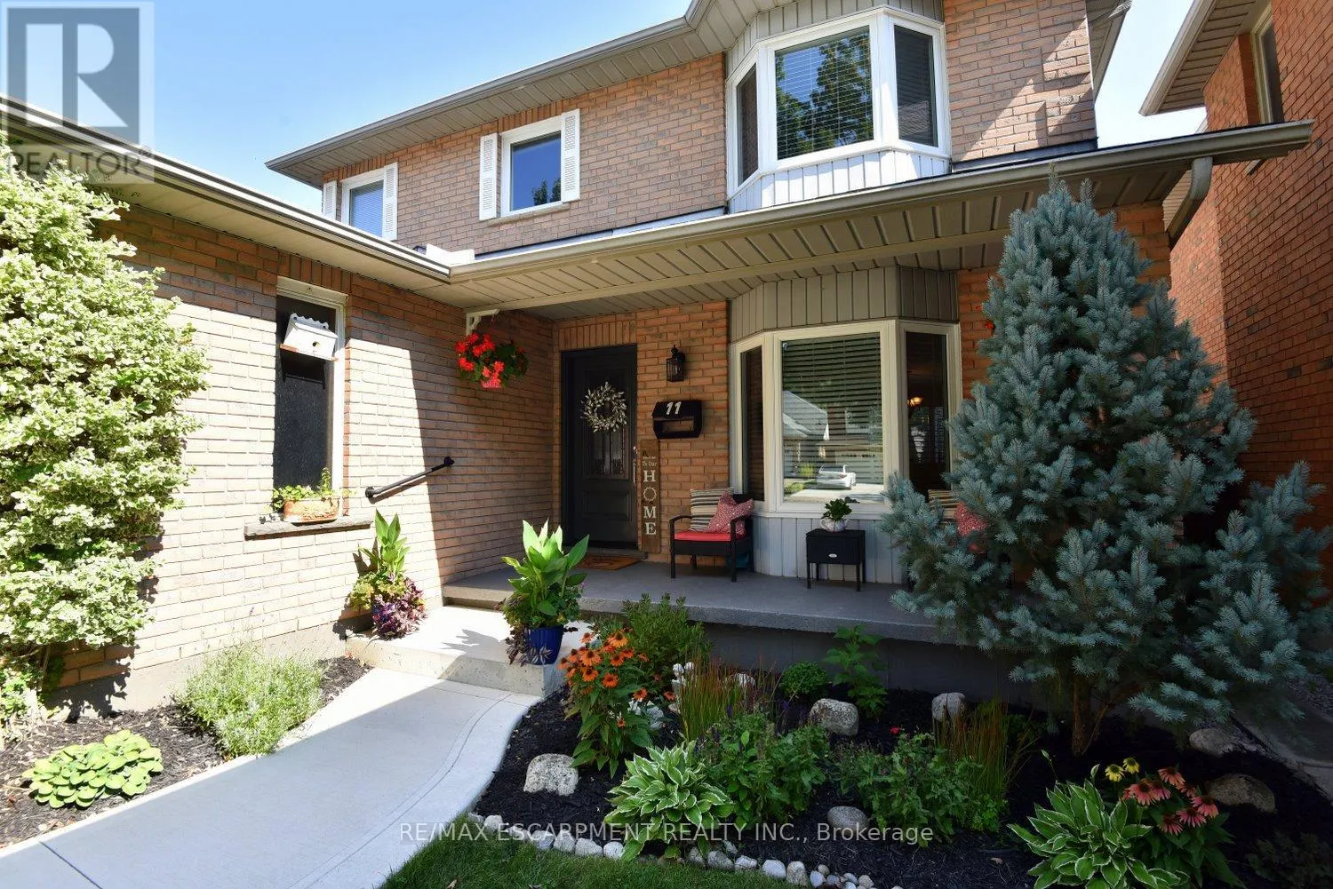 11 JACQUELINE BOULEVARD