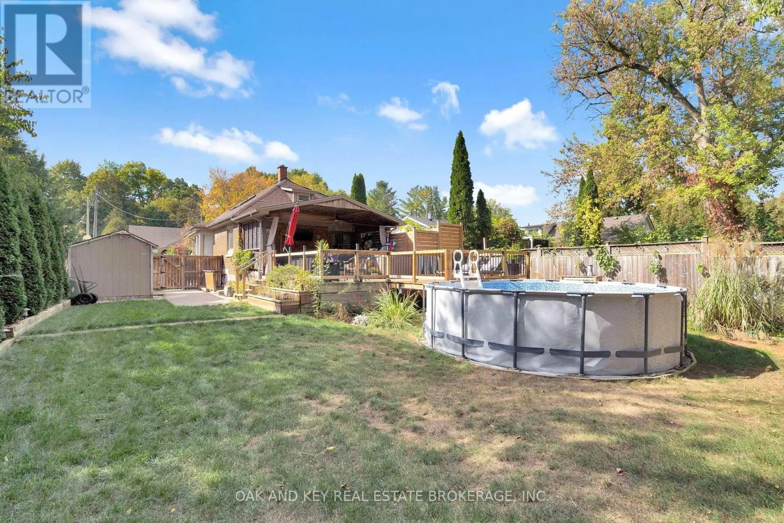21 FOSTER AVENUE W