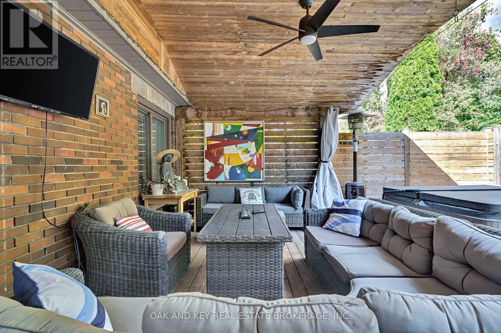 21 FOSTER AVENUE W
