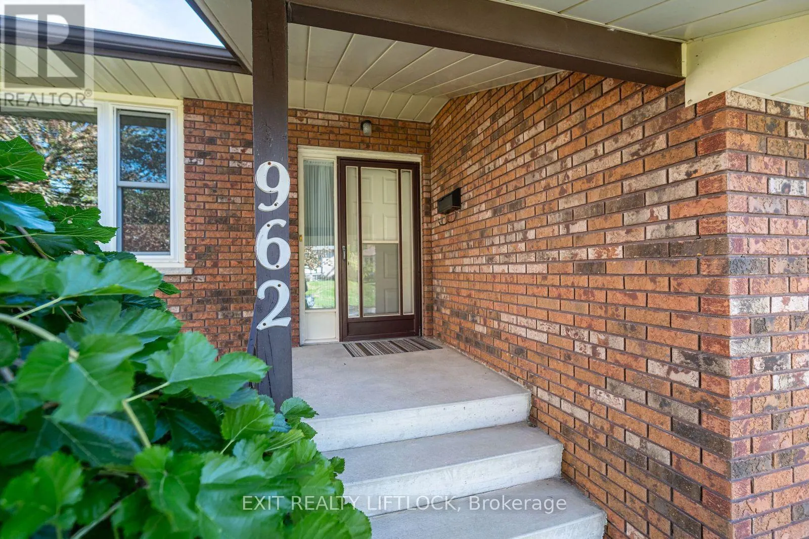 962 GOLFVIEW ROAD