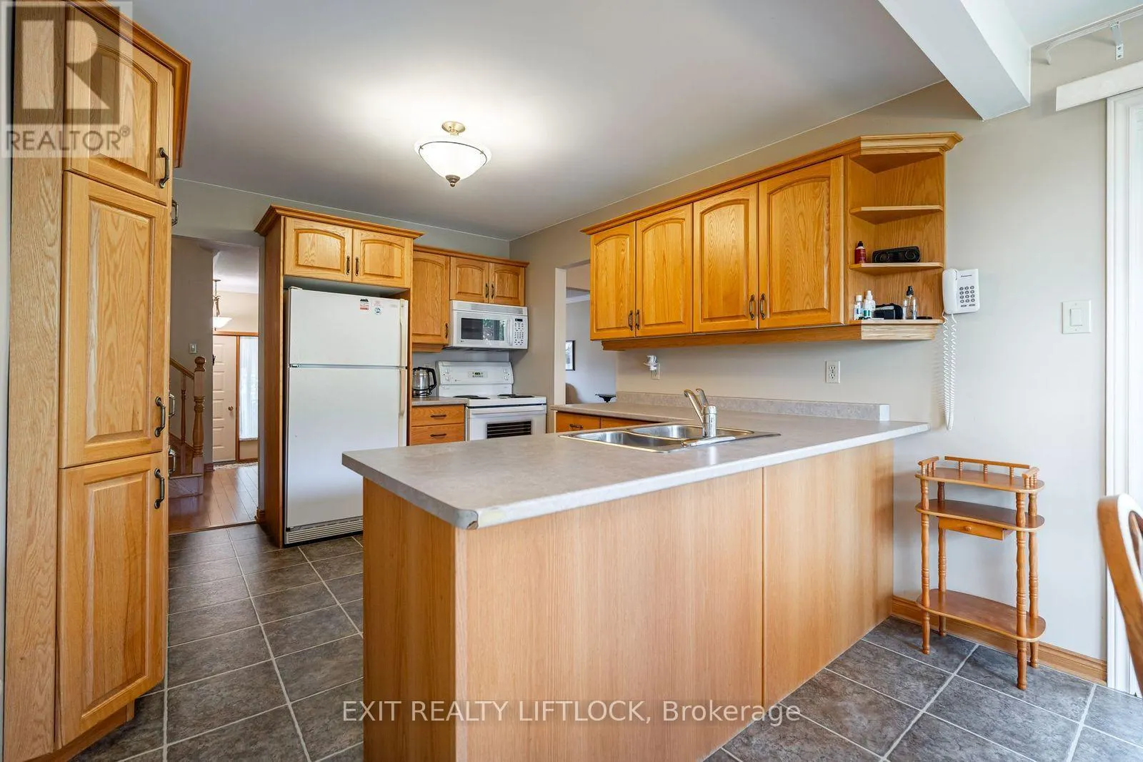 962 GOLFVIEW ROAD
