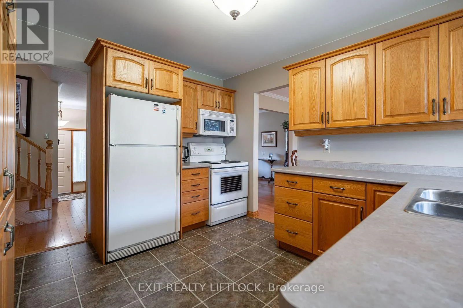 962 GOLFVIEW ROAD