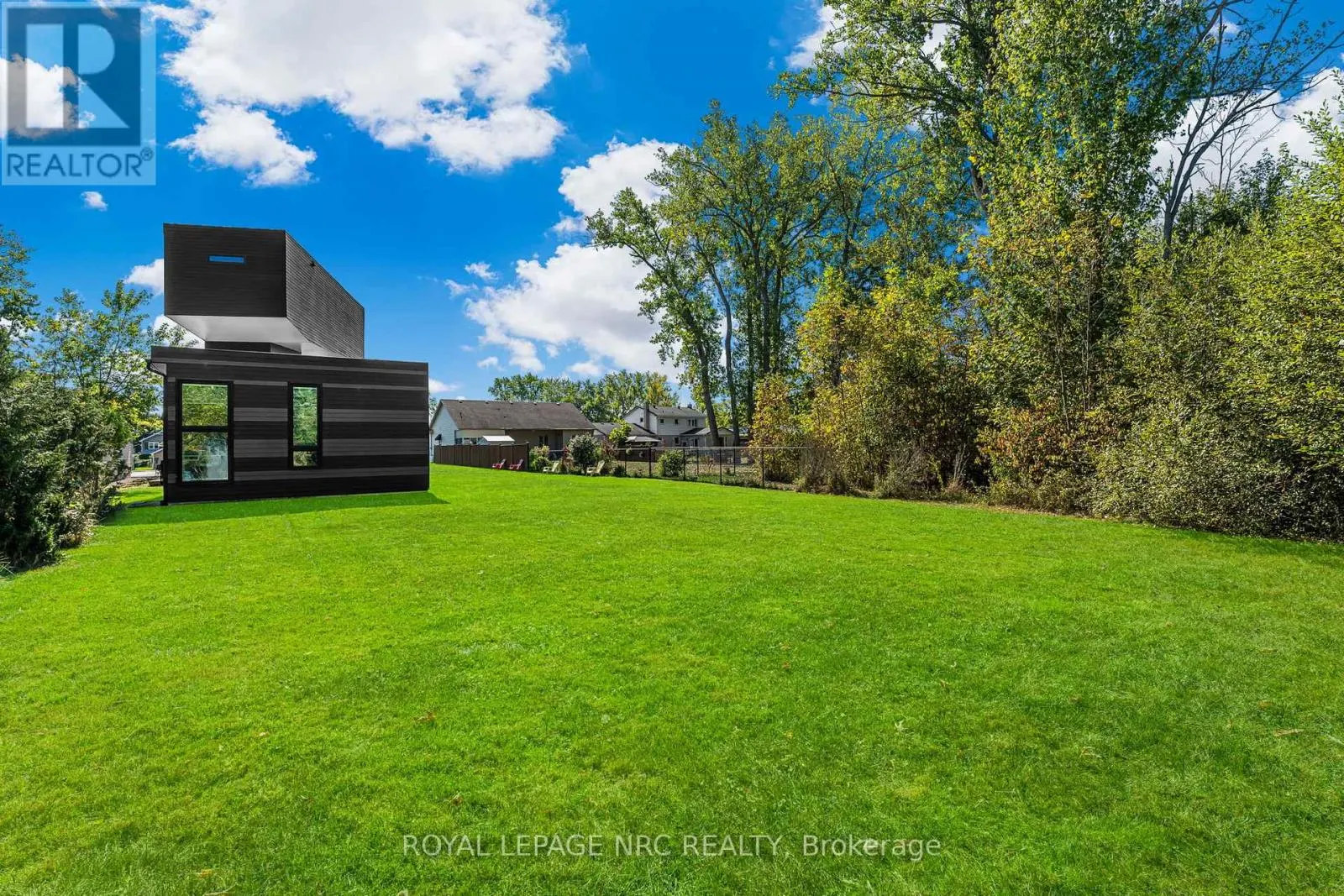 888 EDGEMERE ROAD