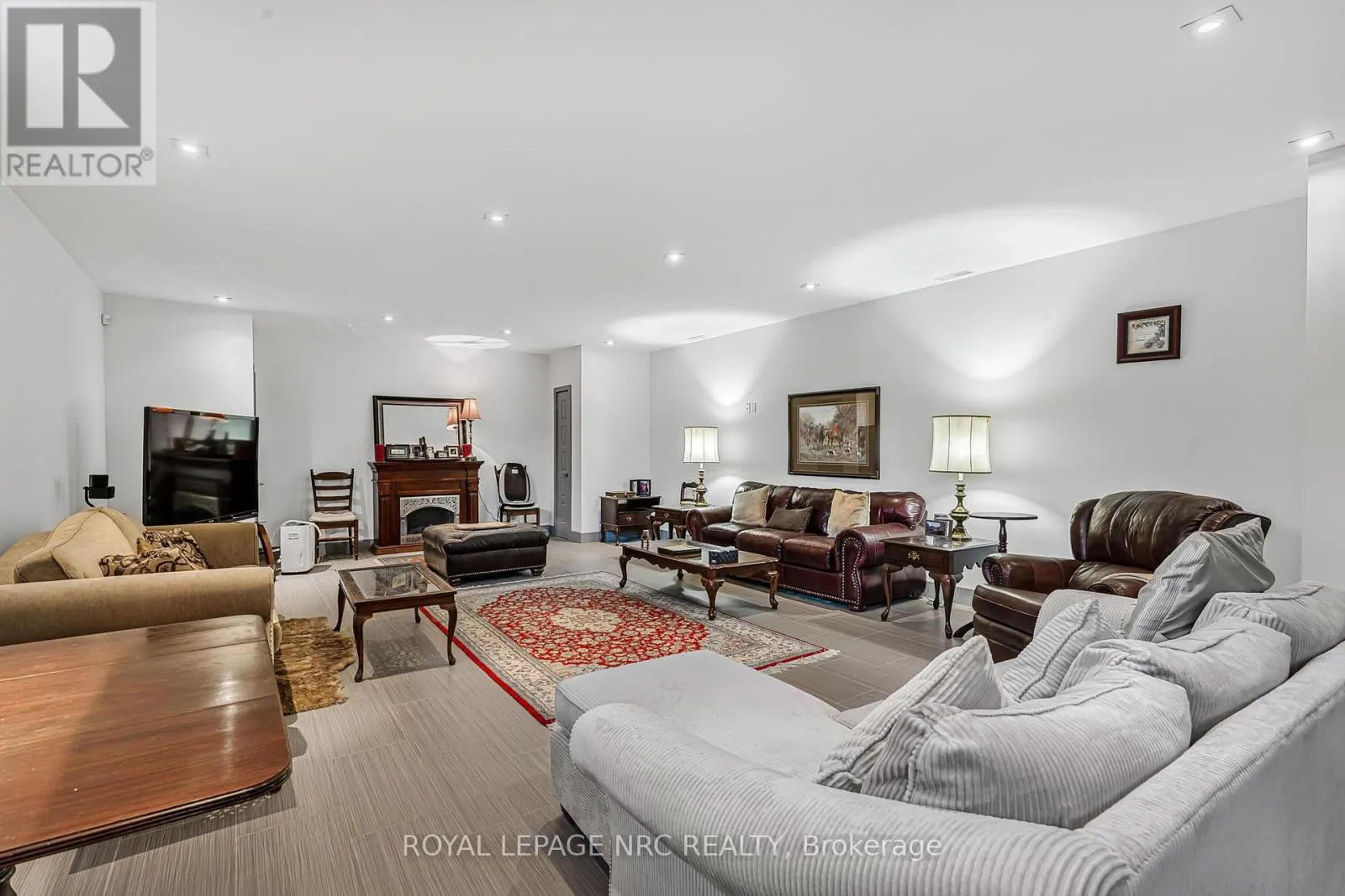 888 EDGEMERE ROAD